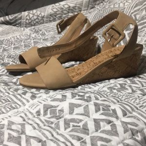 Low heel sandals